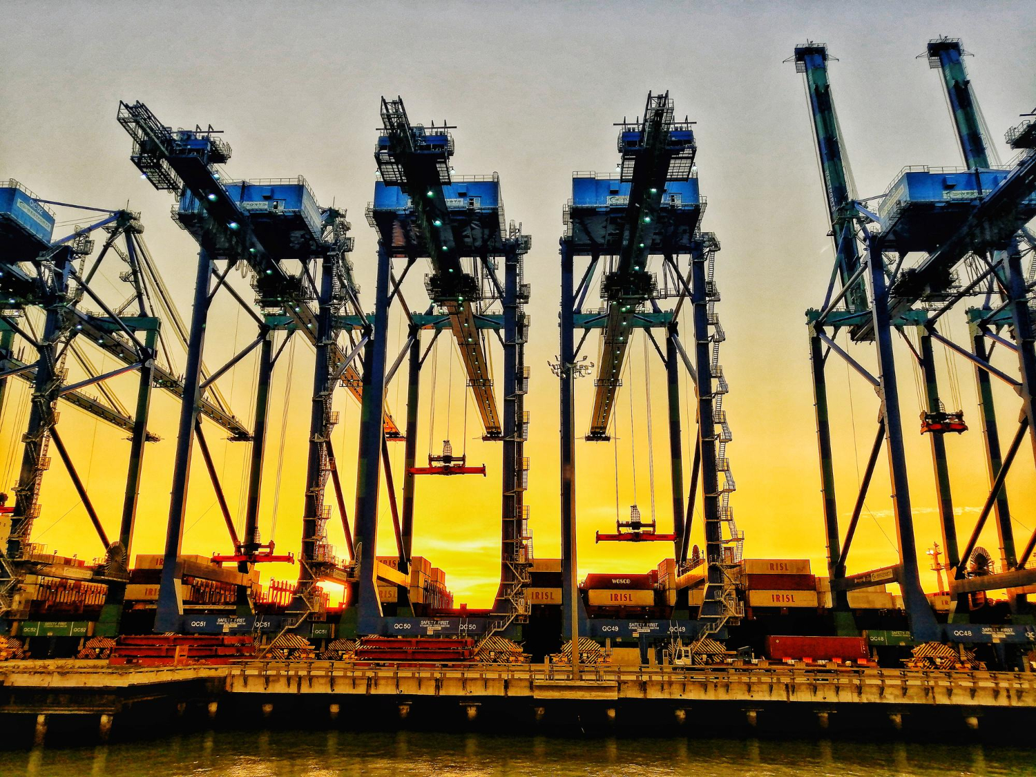 Puzzle Grúas en el puerto