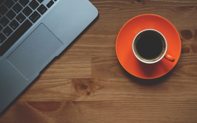 Puzzle Taza de café y ordenador